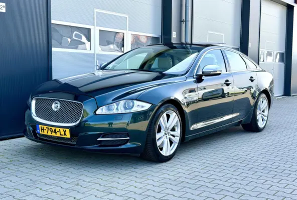 3.0 V6 SC AWD Portfolio | Pano | British Racing Green