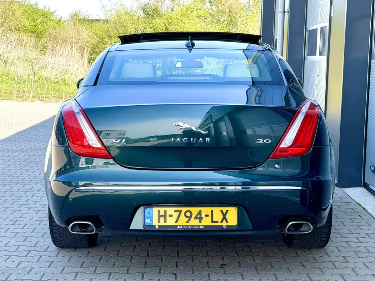 3.0 V6 SC AWD Portfolio | Pano | British Racing Green