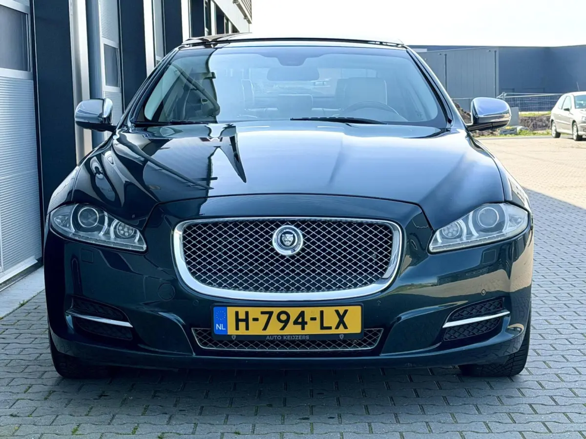 3.0 V6 SC AWD Portfolio | Pano | British Racing Green