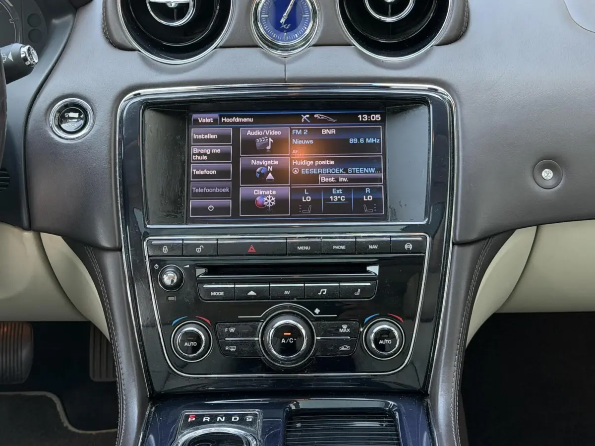 3.0 V6 SC AWD Portfolio | Pano | British Racing Green