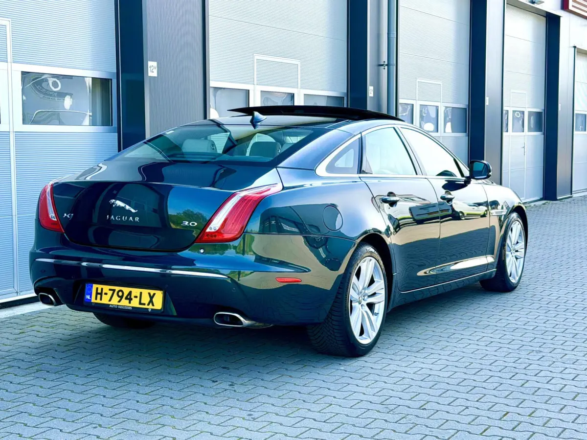 3.0 V6 SC AWD Portfolio | Pano | British Racing Green