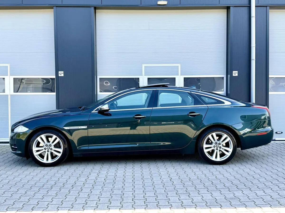 3.0 V6 SC AWD Portfolio | Pano | British Racing Green