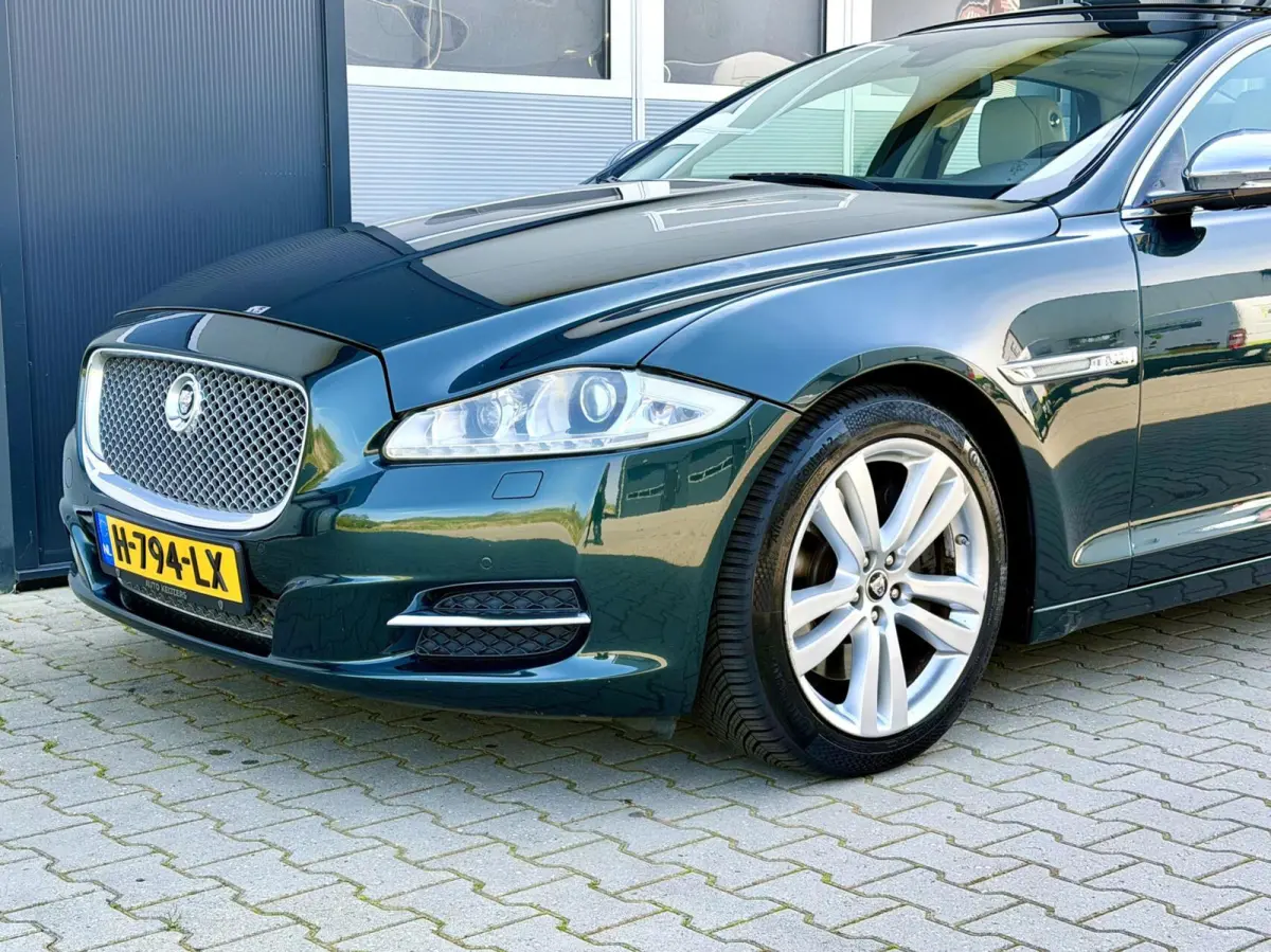 3.0 V6 SC AWD Portfolio | Pano | British Racing Green