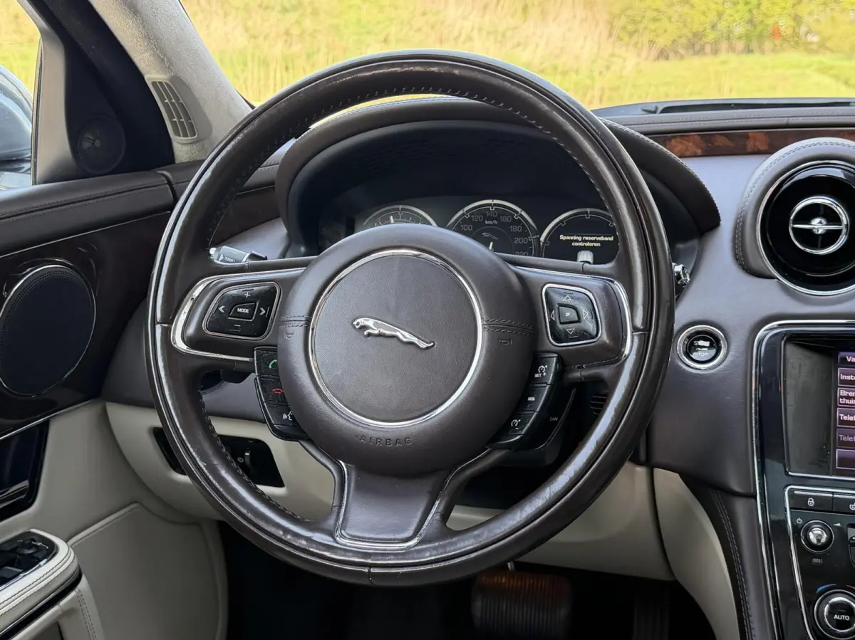 3.0 V6 SC AWD Portfolio | Pano | British Racing Green