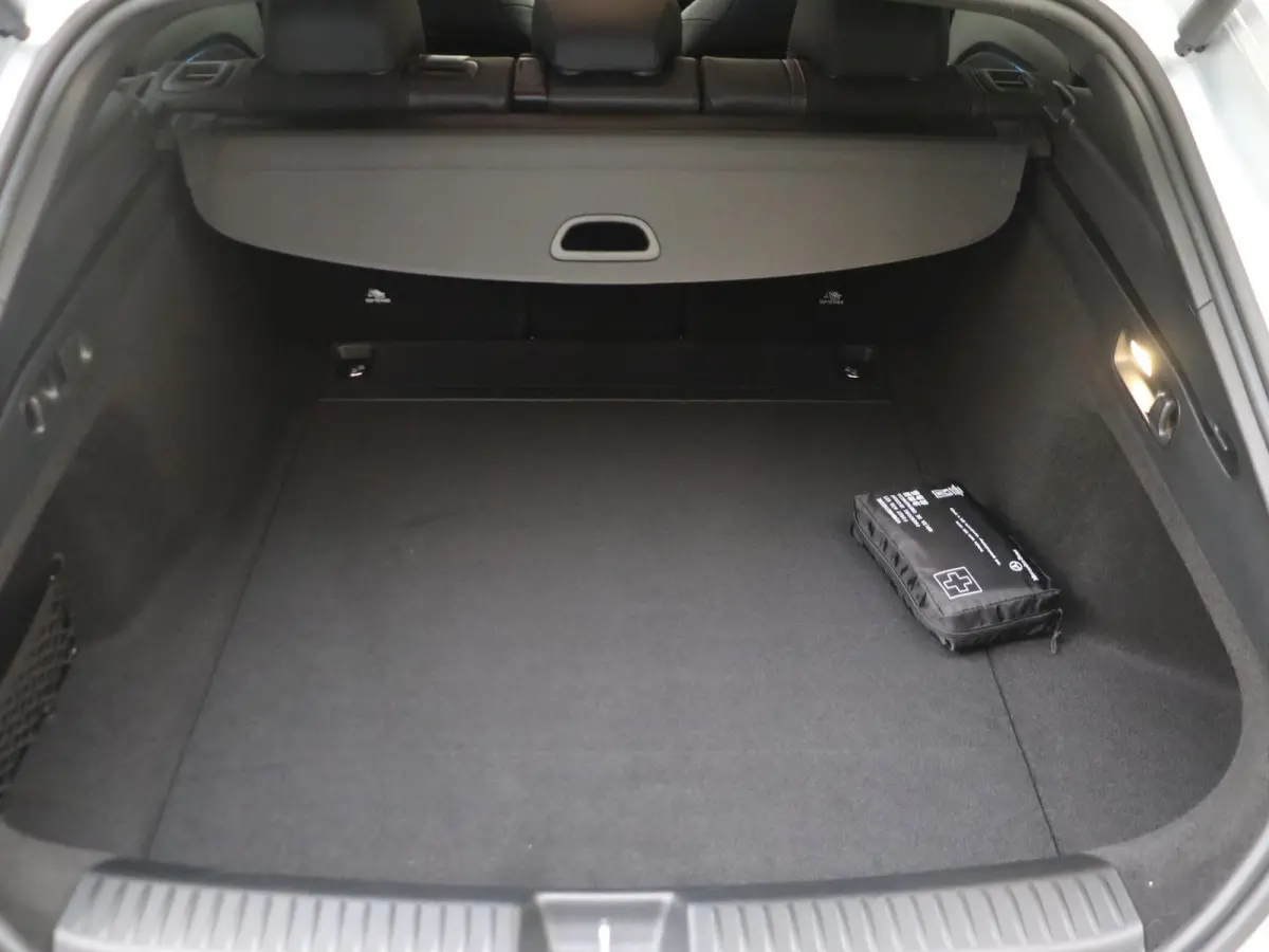 250+ Business Solution AMG 85.5 kWh /  Premium Package / Superscreen / Memory-Stoelen / Night-Pakket / Winterpakket /