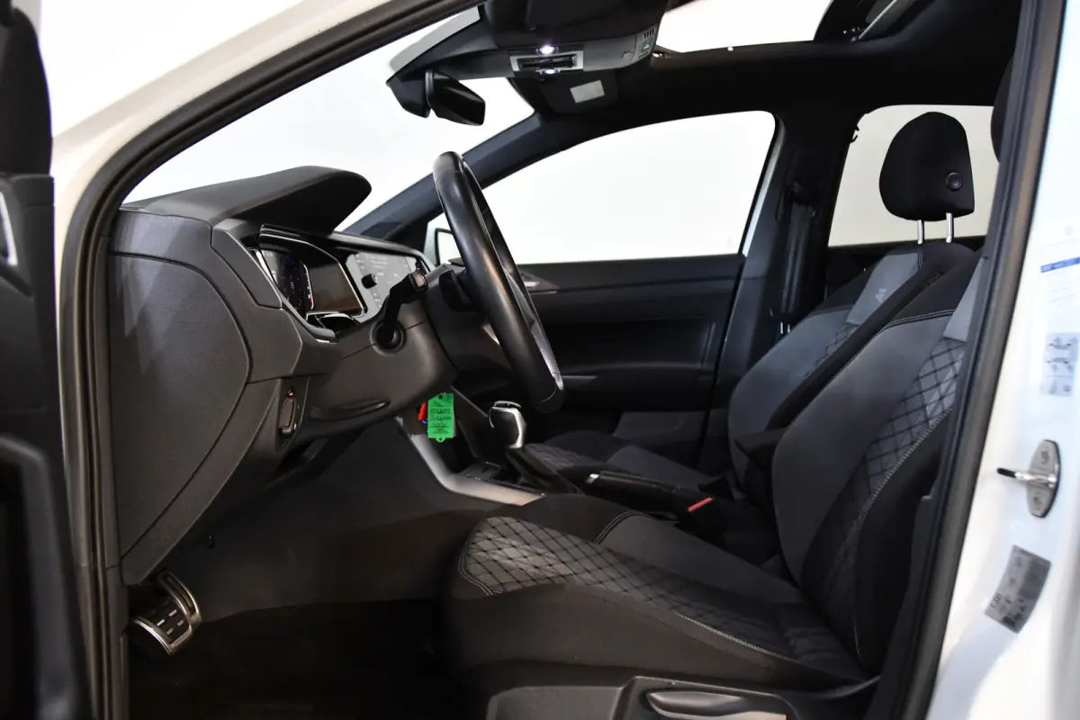 1.0 TSI R-Line, Pano, Camera, Frontassist