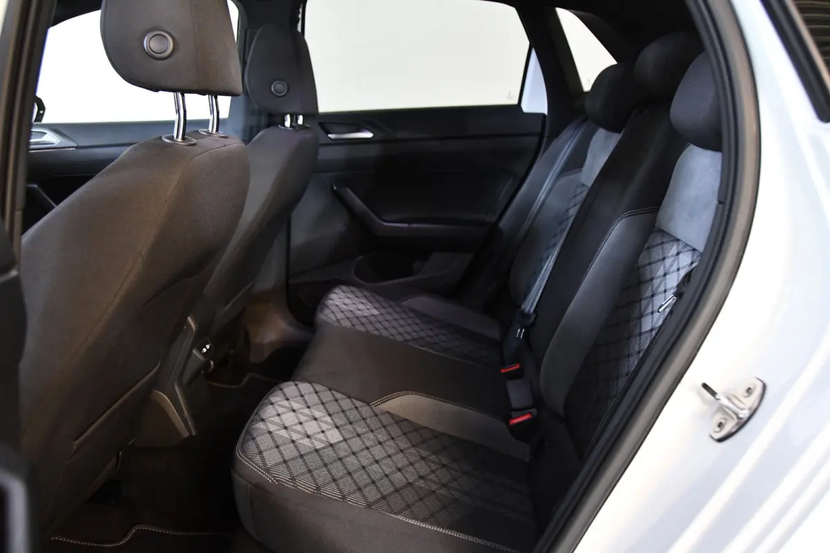 1.0 TSI R-Line, Pano, Camera, Frontassist