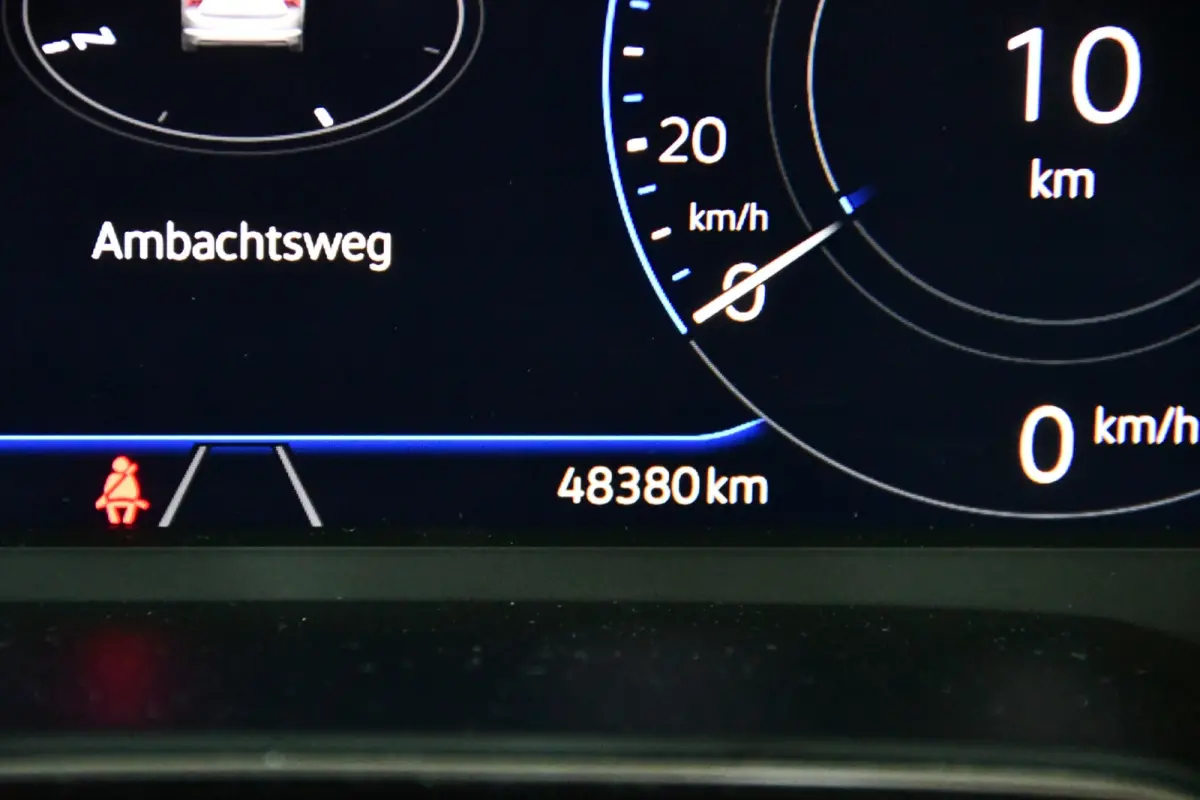 1.0 TSI R-Line, Pano, Camera, Frontassist