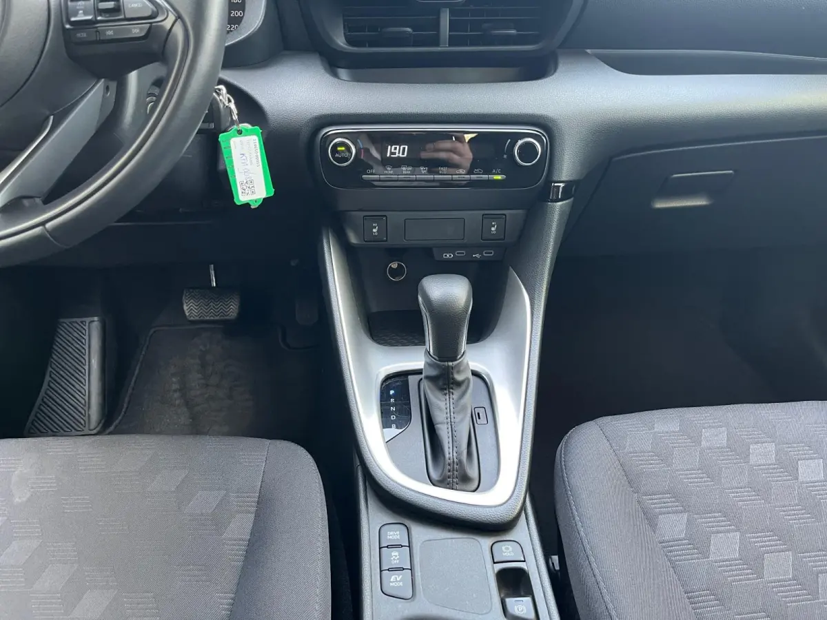 1.5 Hybrid 115 Active | Apple Carplay | Android Auto | Parkeercamera | Parkeersensoren | Stoelverwarming