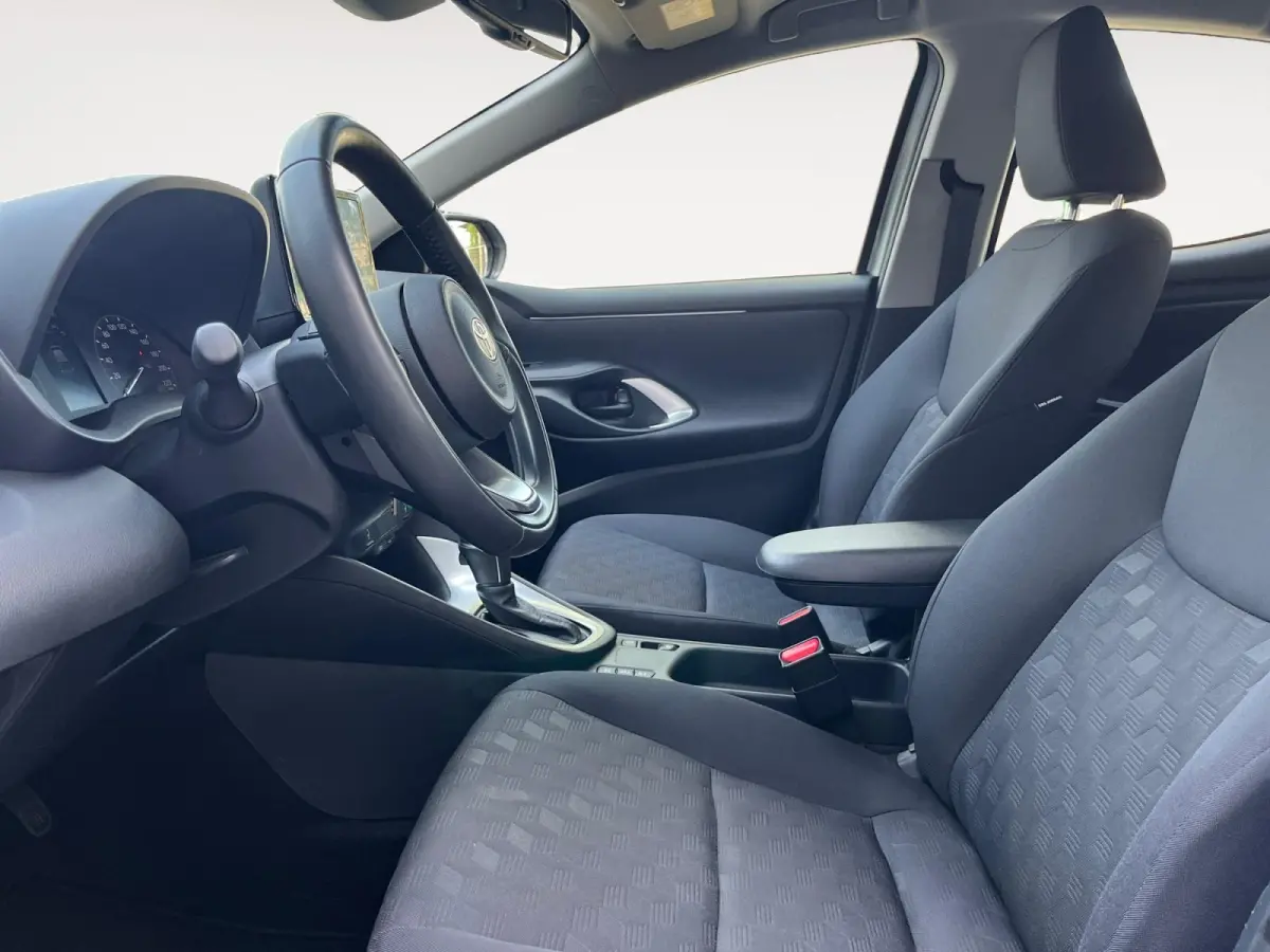 1.5 Hybrid 115 Active | Apple Carplay | Android Auto | Parkeercamera | Parkeersensoren | Stoelverwarming