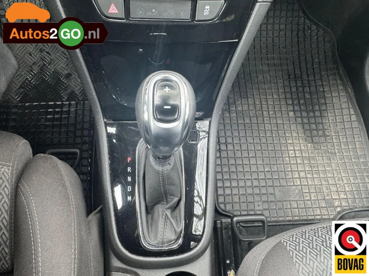 1.4 Turbo Online Edition I Cruise Controle I Navi I Parkeersensoren I AppleCarplay Android auto I verw. stoelen en stuur I trekhaak I rijklaar I