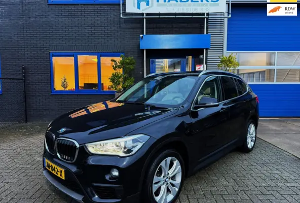 SDrive20i Executive 192PK|Origineel NL|Navi|AUT|Sportstoelen Leder|PANO|Cruise Control|Full Led|SfeerVL|StoelVW|PDC|Isofix