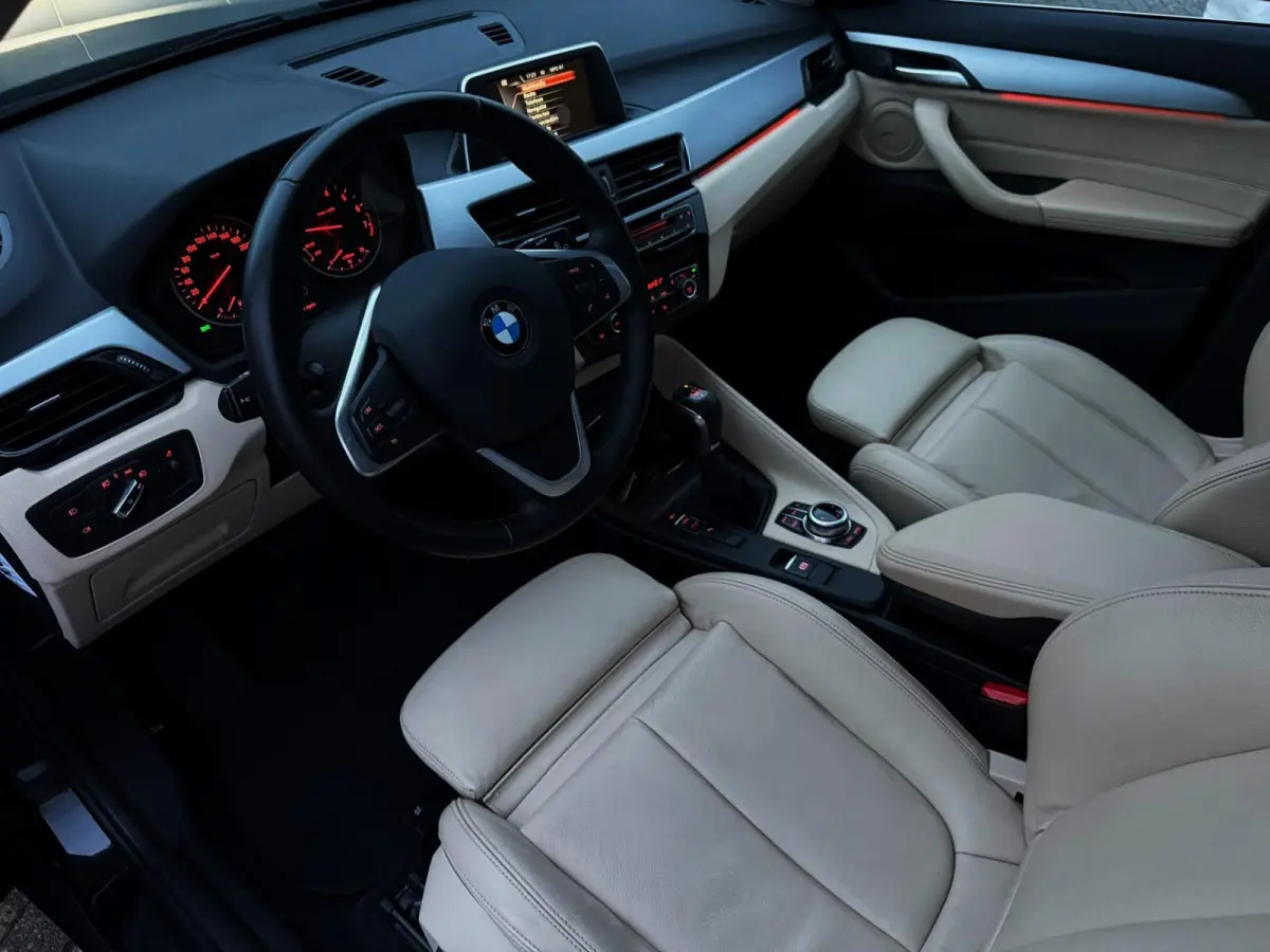 SDrive20i Executive 192PK|Origineel NL|Navi|AUT|Sportstoelen Leder|PANO|Cruise Control|Full Led|SfeerVL|StoelVW|PDC|Isofix
