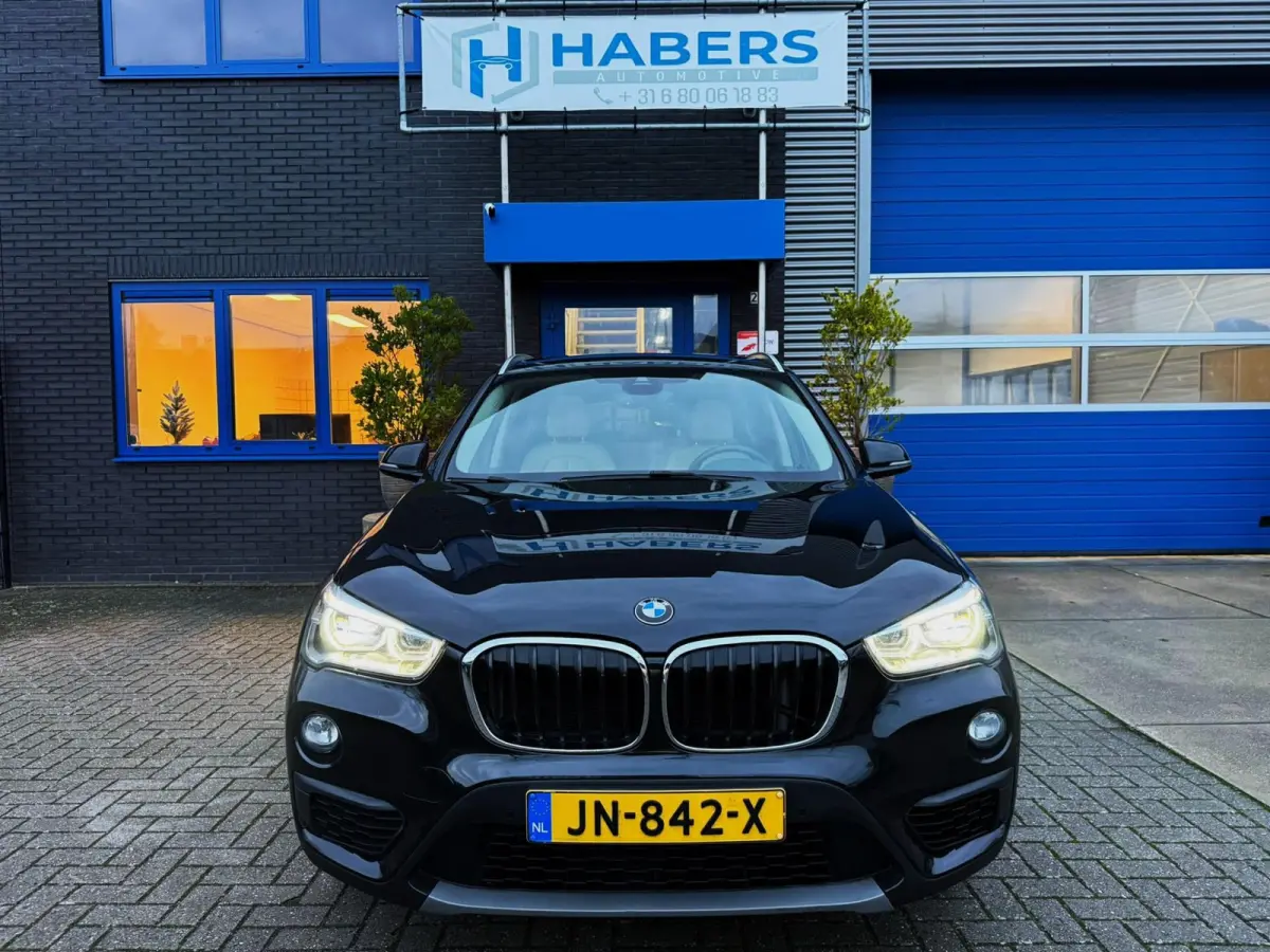 SDrive20i Executive 192PK|Origineel NL|Navi|AUT|Sportstoelen Leder|PANO|Cruise Control|Full Led|SfeerVL|StoelVW|PDC|Isofix