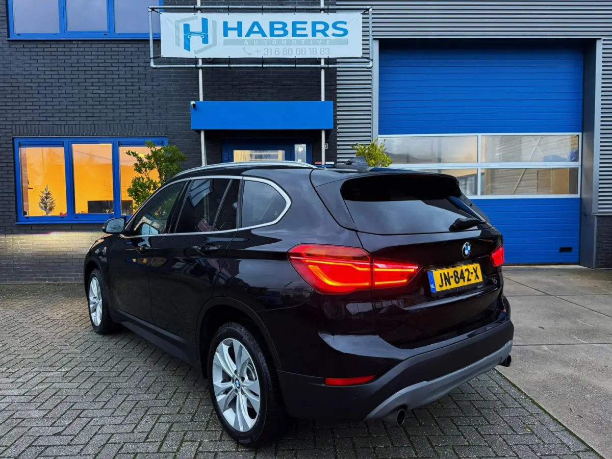 SDrive20i Executive 192PK|Origineel NL|Navi|AUT|Sportstoelen Leder|PANO|Cruise Control|Full Led|SfeerVL|StoelVW|PDC|Isofix