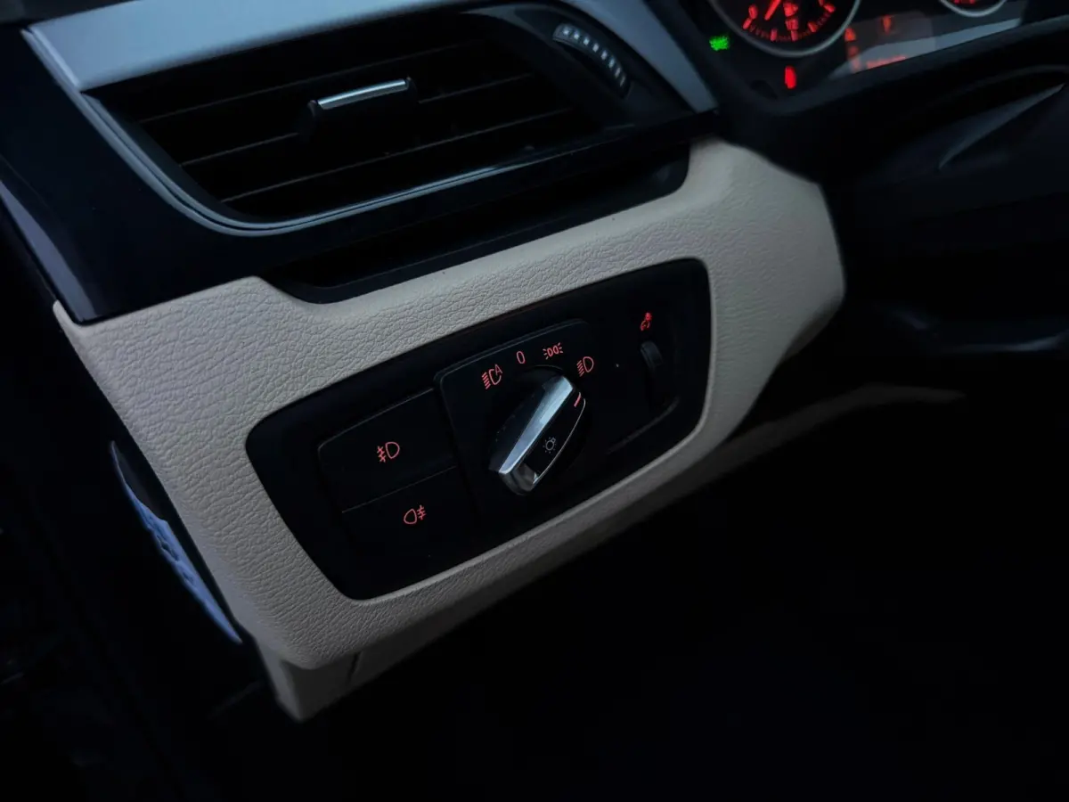 SDrive20i Executive 192PK|Origineel NL|Navi|AUT|Sportstoelen Leder|PANO|Cruise Control|Full Led|SfeerVL|StoelVW|PDC|Isofix