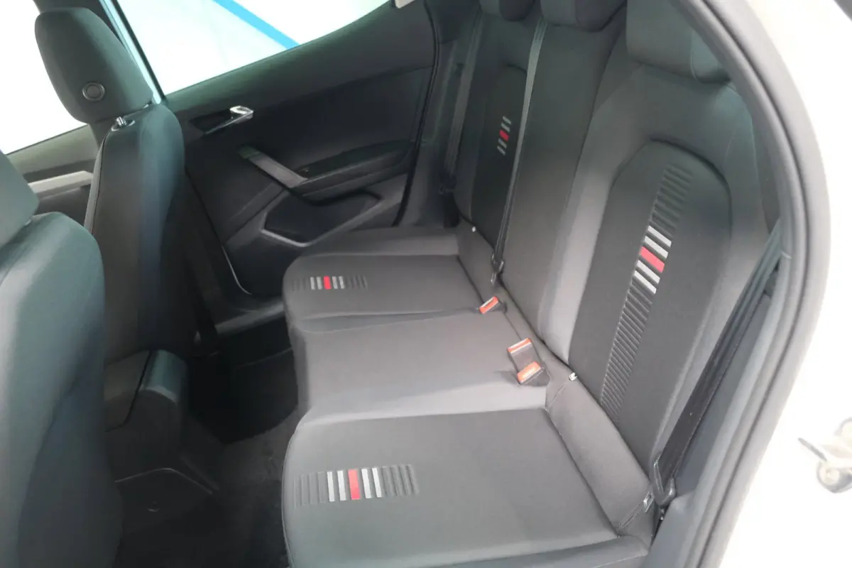 1.0 TSI FR - N.A.P. Airco, Cruise, PDC, Carplay.