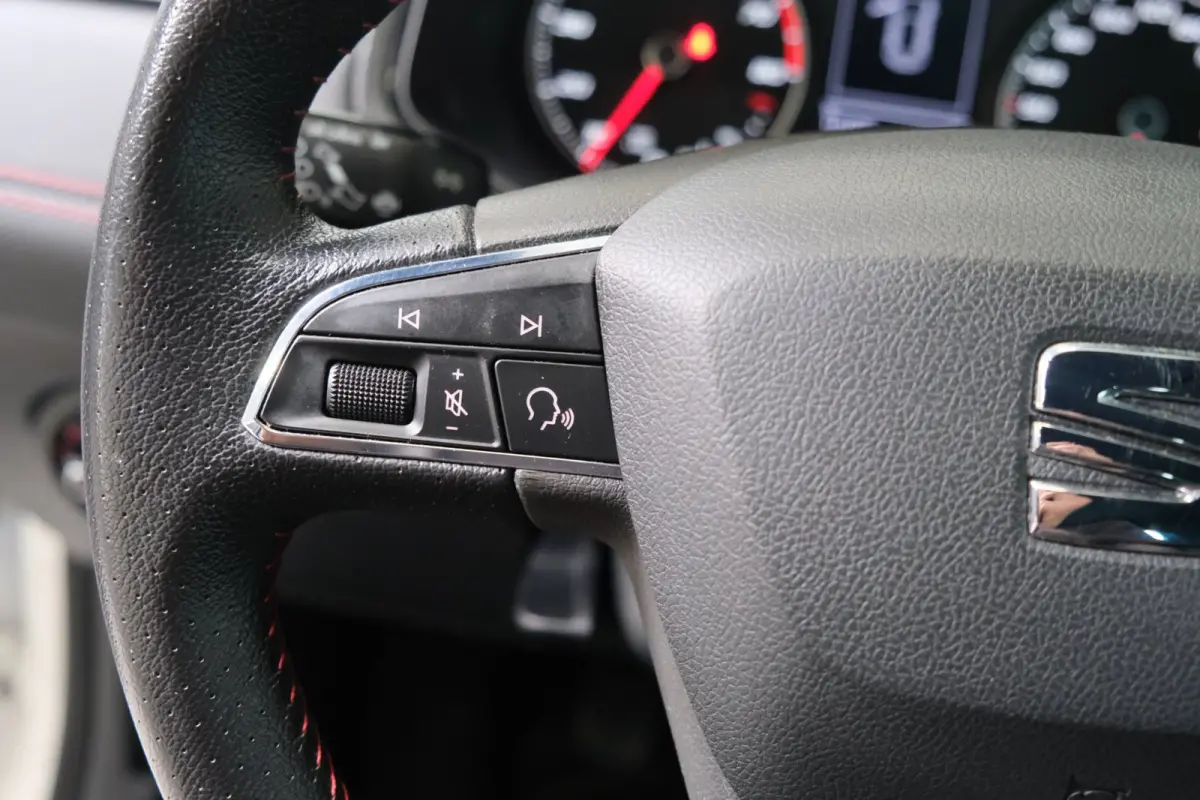 1.0 TSI FR - N.A.P. Airco, Cruise, PDC, Carplay.
