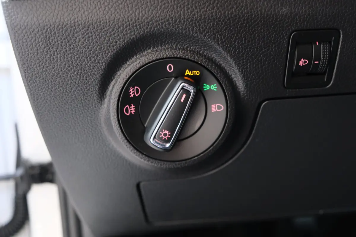 1.0 TSI FR - N.A.P. Airco, Cruise, PDC, Carplay.