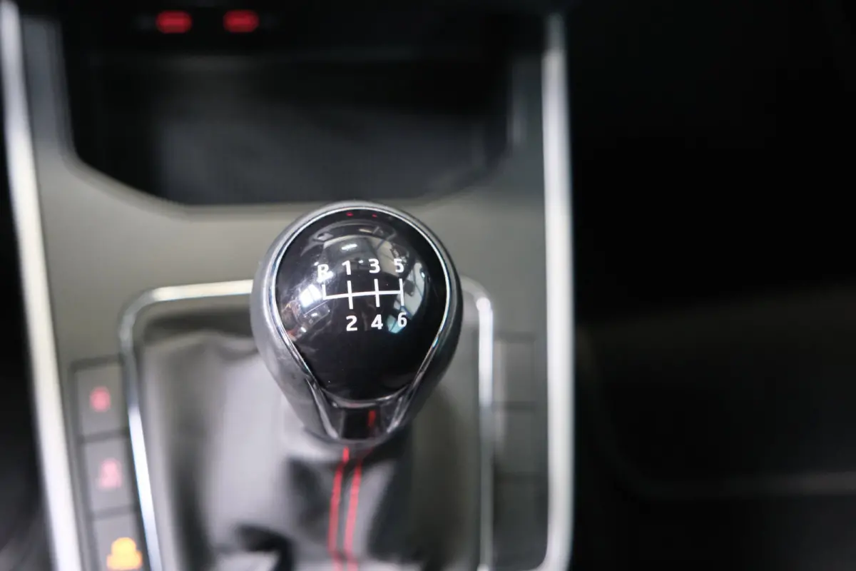 1.0 TSI FR - N.A.P. Airco, Cruise, PDC, Carplay.