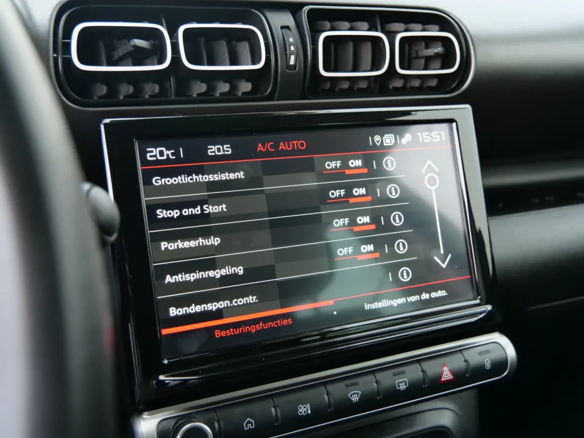 1.2 PureTech Plus 111 Pk Navigate / DAB / Apple Carplay / PDC