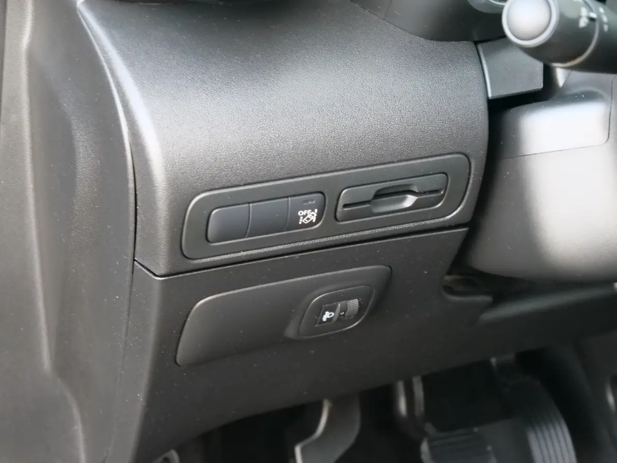 1.2 PureTech Plus 111 Pk Navigate / DAB / Apple Carplay / PDC