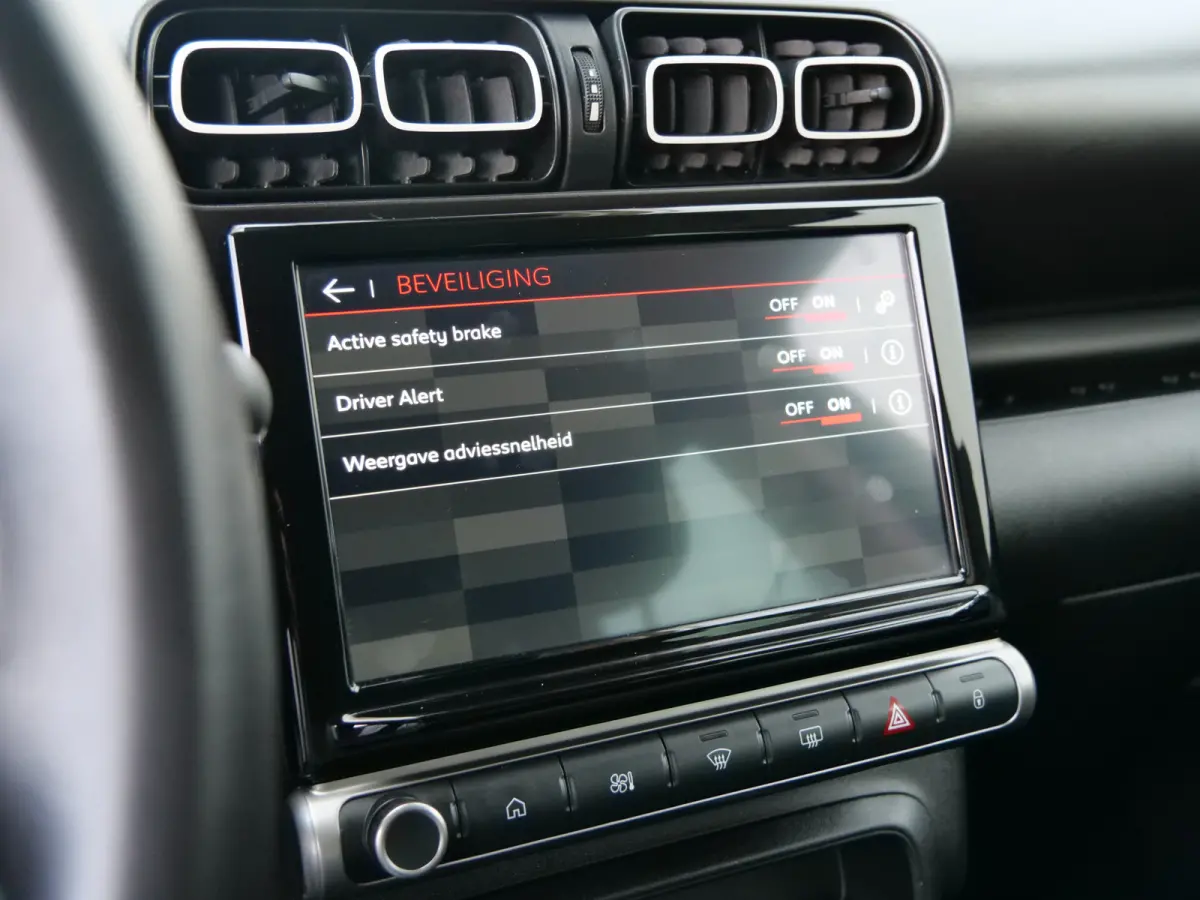 1.2 PureTech Plus 111 Pk Navigate / DAB / Apple Carplay / PDC