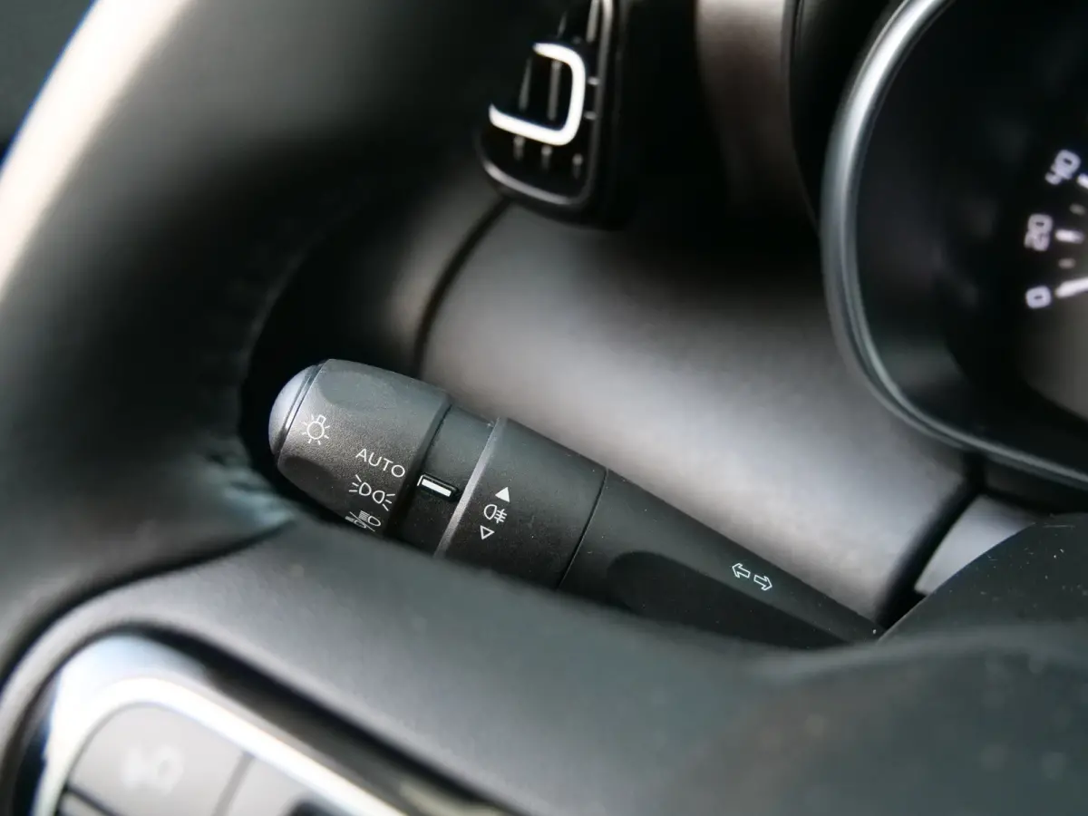 1.2 PureTech Plus 111 Pk Navigate / DAB / Apple Carplay / PDC