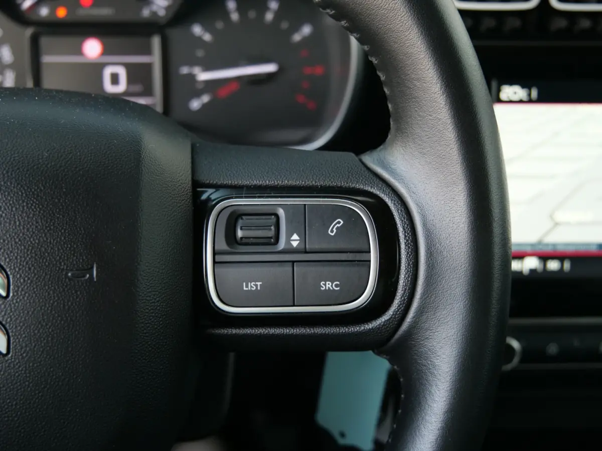 1.2 PureTech Plus 111 Pk Navigate / DAB / Apple Carplay / PDC