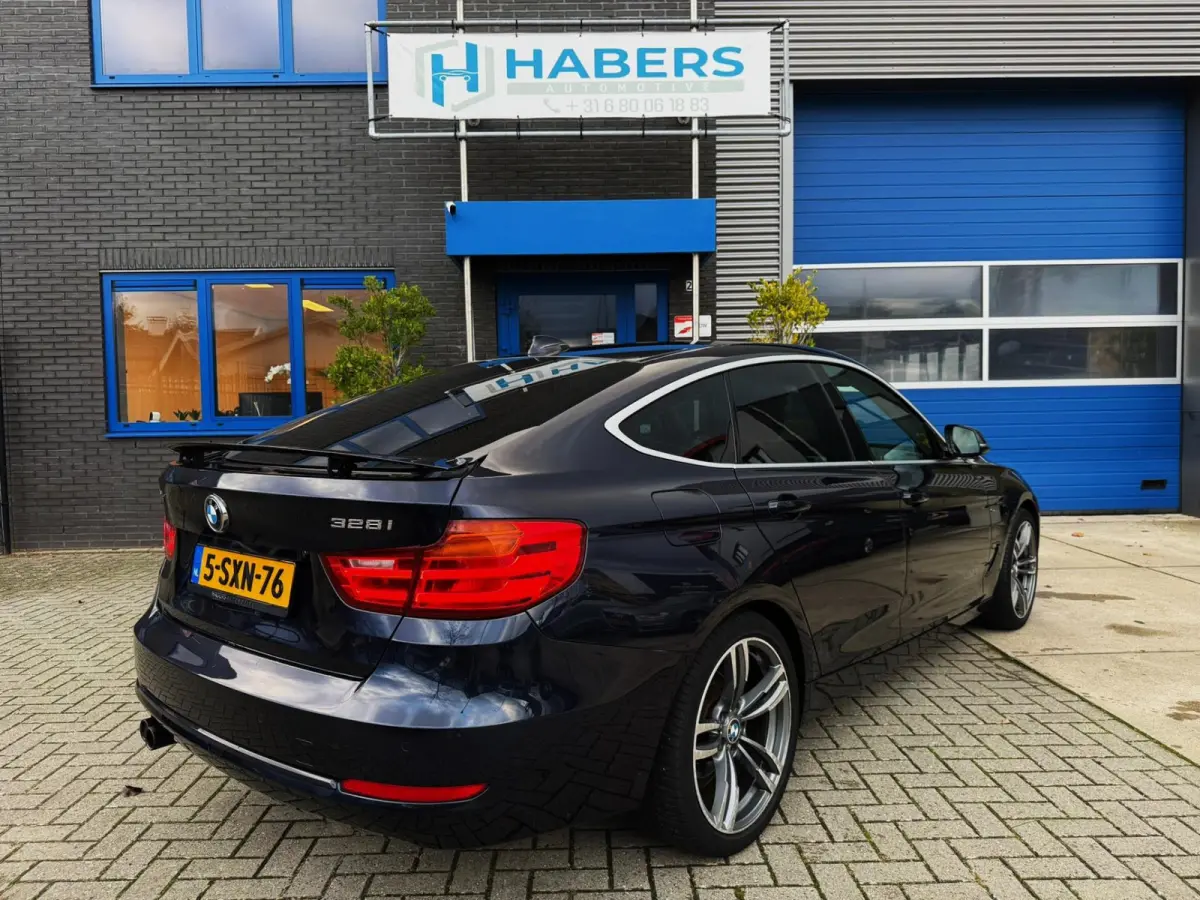 328i High Executive 245PK|Origineel NL|Proff Navi|AUT|Rood Leder|Trekhaak|PDC|Memmory|StoelVW|M-velgen|