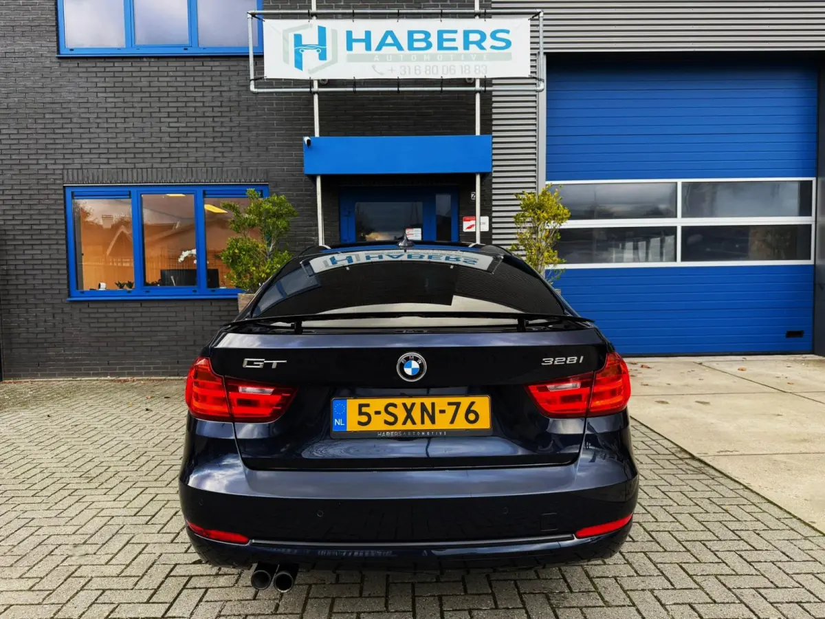 328i High Executive 245PK|Origineel NL|Proff Navi|AUT|Rood Leder|Trekhaak|PDC|Memmory|StoelVW|M-velgen|