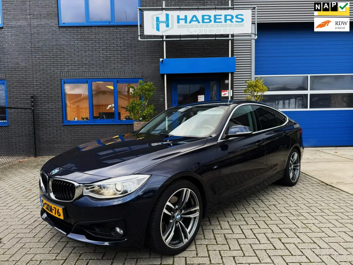 328i High Executive 245PK|Origineel NL|Proff Navi|AUT|Rood Leder|Trekhaak|PDC|Memmory|StoelVW|M-velgen|