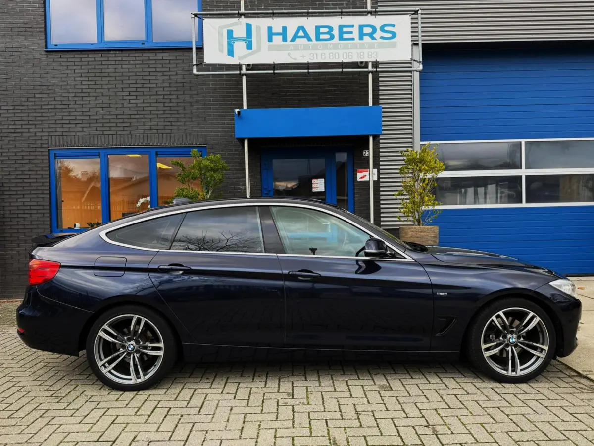 328i High Executive 245PK|Origineel NL|Proff Navi|AUT|Rood Leder|Trekhaak|PDC|Memmory|StoelVW|M-velgen|
