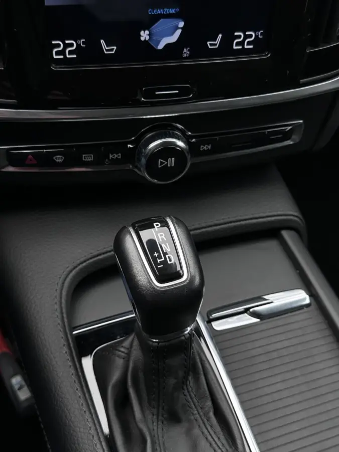 2.0 T4 Leer, Memory, Auto Pilot, ACC, Carplay, LM..