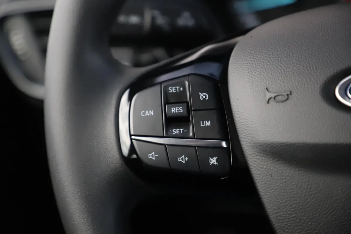1.0 EcoBoost Connected 101PK Trekhaak Navigatie Airco Cruise Control Carplay Android LED