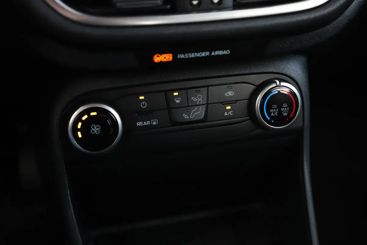 1.0 EcoBoost Connected 101PK Trekhaak Navigatie Airco Cruise Control Carplay Android LED