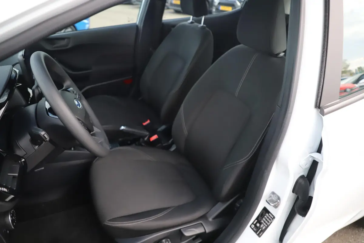 1.0 EcoBoost Connected 101PK Trekhaak Navigatie Airco Cruise Control Carplay Android LED