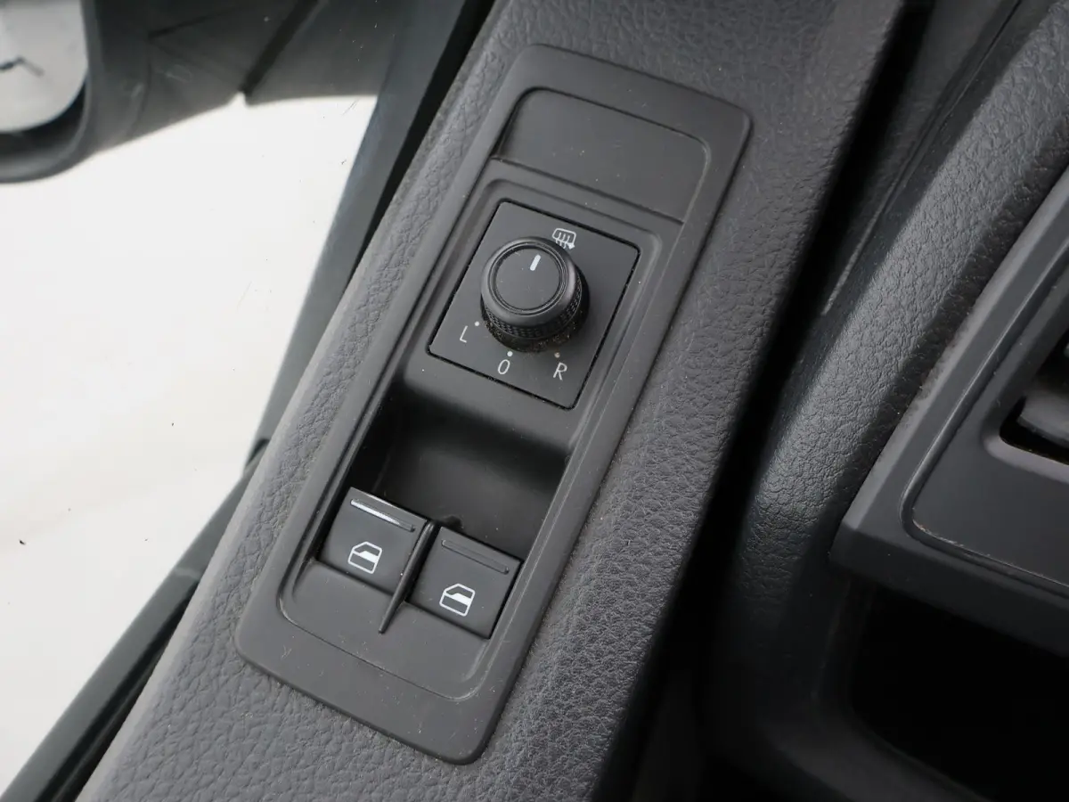 2.0 TDI L2H1 5-PERS DUBBEL CABINE EURO 6 | APPLE CARPLAY | TREKHAAK 2200 KG | CAMERA