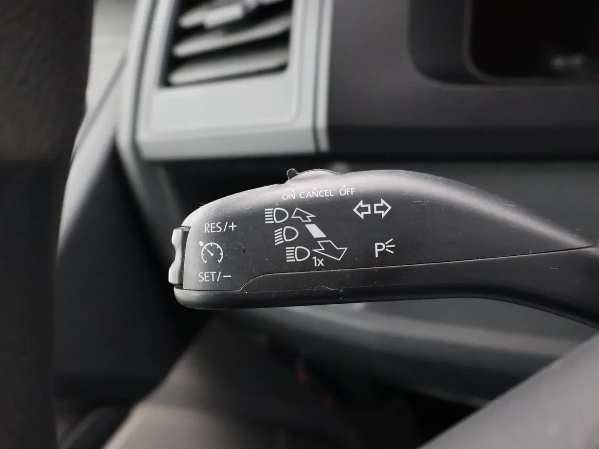2.0 TDI L2H1 5-PERS DUBBEL CABINE EURO 6 | APPLE CARPLAY | TREKHAAK 2200 KG | CAMERA