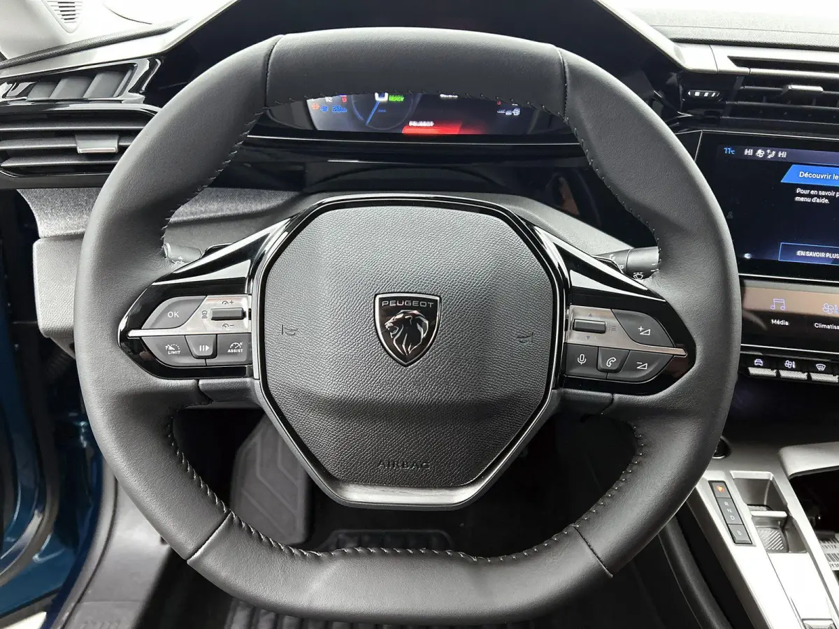 1.6 HYbrid Allure Pack 225pk Automaat | 8 JAAR GARANTIE | 360 Camera | Navigatie | Adaptieve Cruise Control | Stoelverwarming | Full-LED | Keyless Entry/Start | 19"LMV | Apple Carplay/Androi