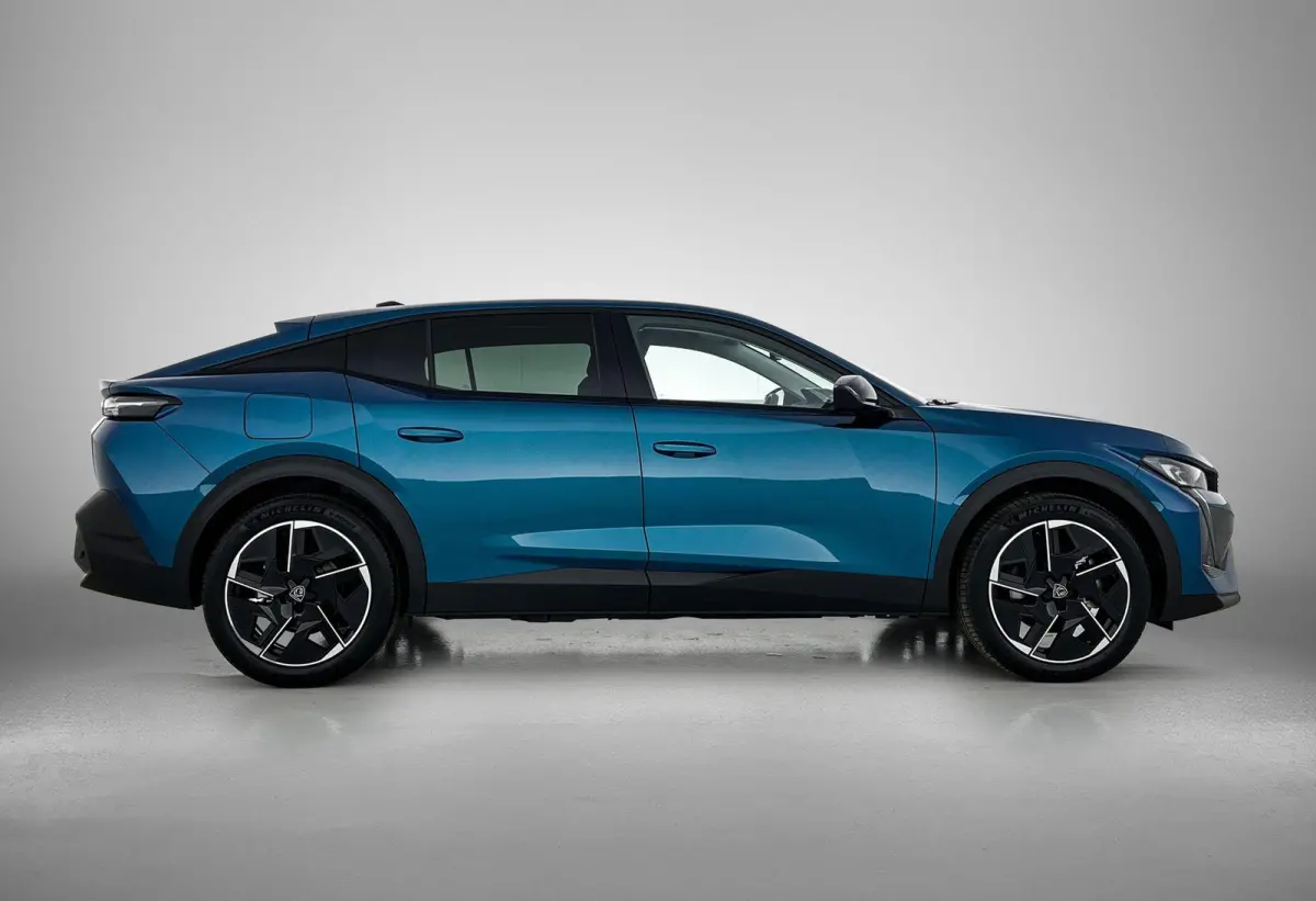 1.6 HYbrid Allure Pack 225pk Automaat | 8 JAAR GARANTIE | 360 Camera | Navigatie | Adaptieve Cruise Control | Stoelverwarming | Full-LED | Keyless Entry/Start | 19"LMV | Apple Carplay/Androi
