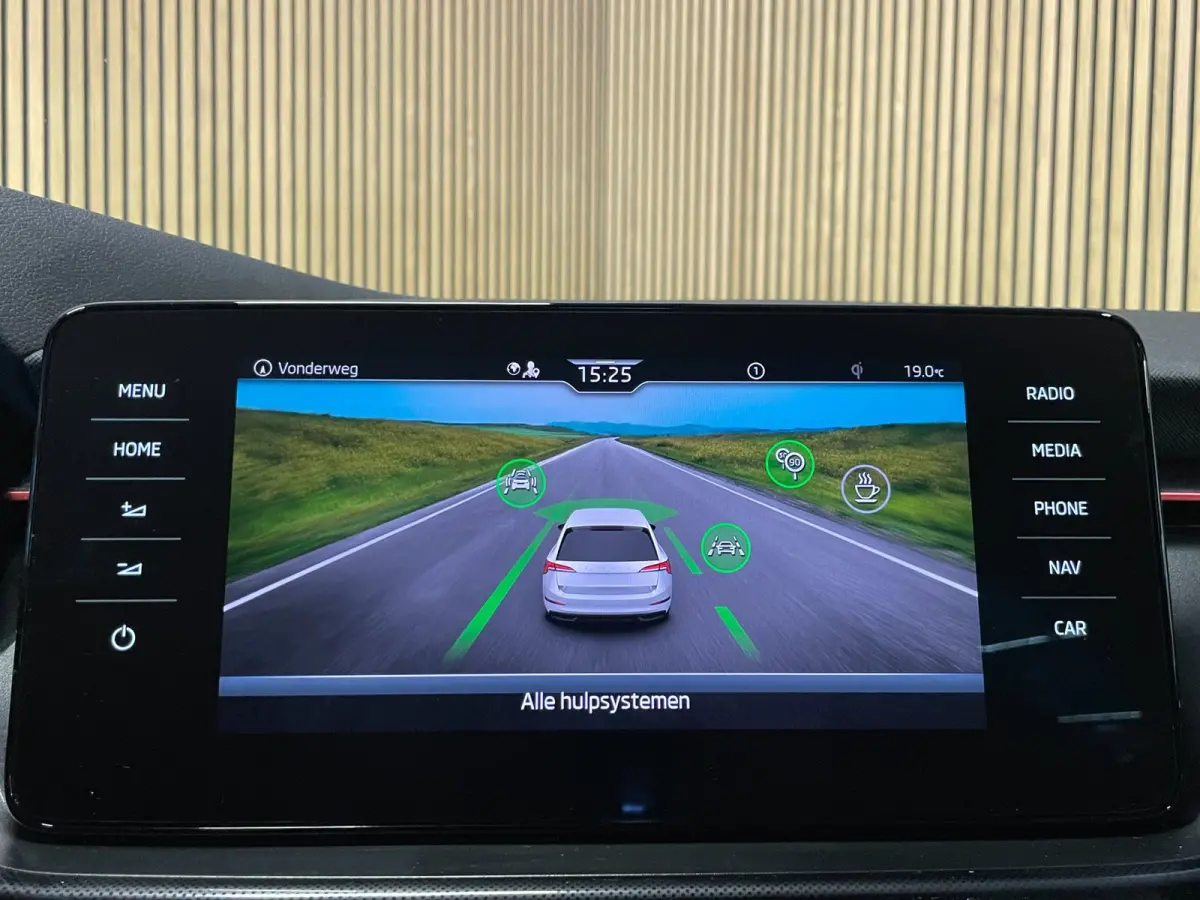 1.0 TSI Sport Business|KUIPSTOELEN|ANDROID AUTO/APPLE CARPLAY|CLIMATE+CRUISE CONTROL|PDC|LMV|NAP|NL-AUTO|1e EIGENAAR|