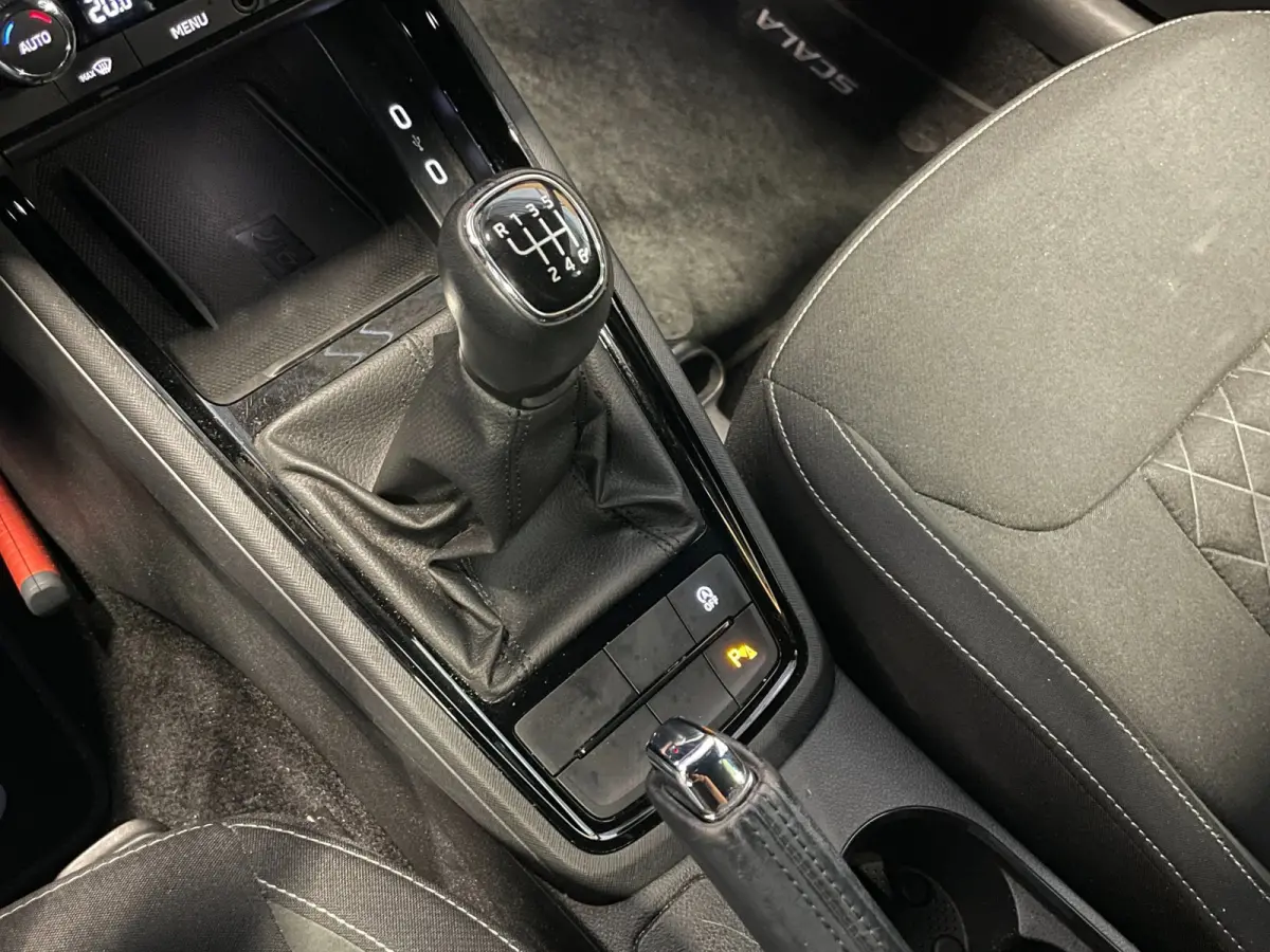 1.0 TSI Sport Business|KUIPSTOELEN|ANDROID AUTO/APPLE CARPLAY|CLIMATE+CRUISE CONTROL|PDC|LMV|NAP|NL-AUTO|1e EIGENAAR|