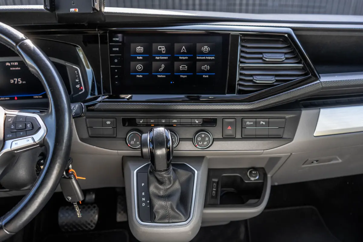 T6.1 2.0 TDI BULLI | L1H1 | 150PK | LED | Automaat | Camera | Carplay | PDC | Trekhaak
