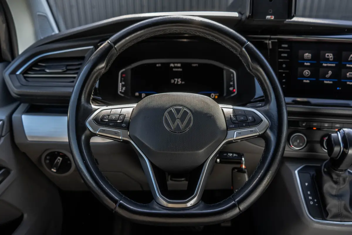 T6.1 2.0 TDI BULLI | L1H1 | 150PK | LED | Automaat | Camera | Carplay | PDC | Trekhaak