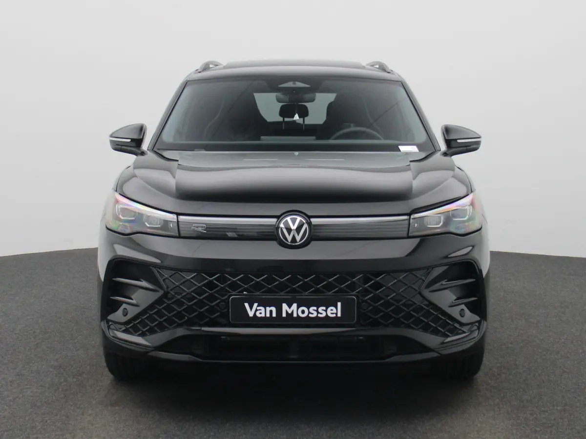 1.5 eHybrid R-Line Edition 204 PK| Origineel Nederlands | 1e Eigenaar | Panoramadak | Trekhaak | Navigatie | Dodehoekdetectie | Black Style