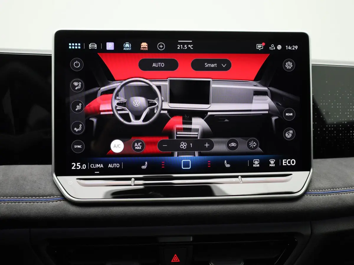 1.5 eHybrid R-Line Edition 204 PK| Origineel Nederlands | 1e Eigenaar | Panoramadak | Trekhaak | Navigatie | Dodehoekdetectie | Black Style