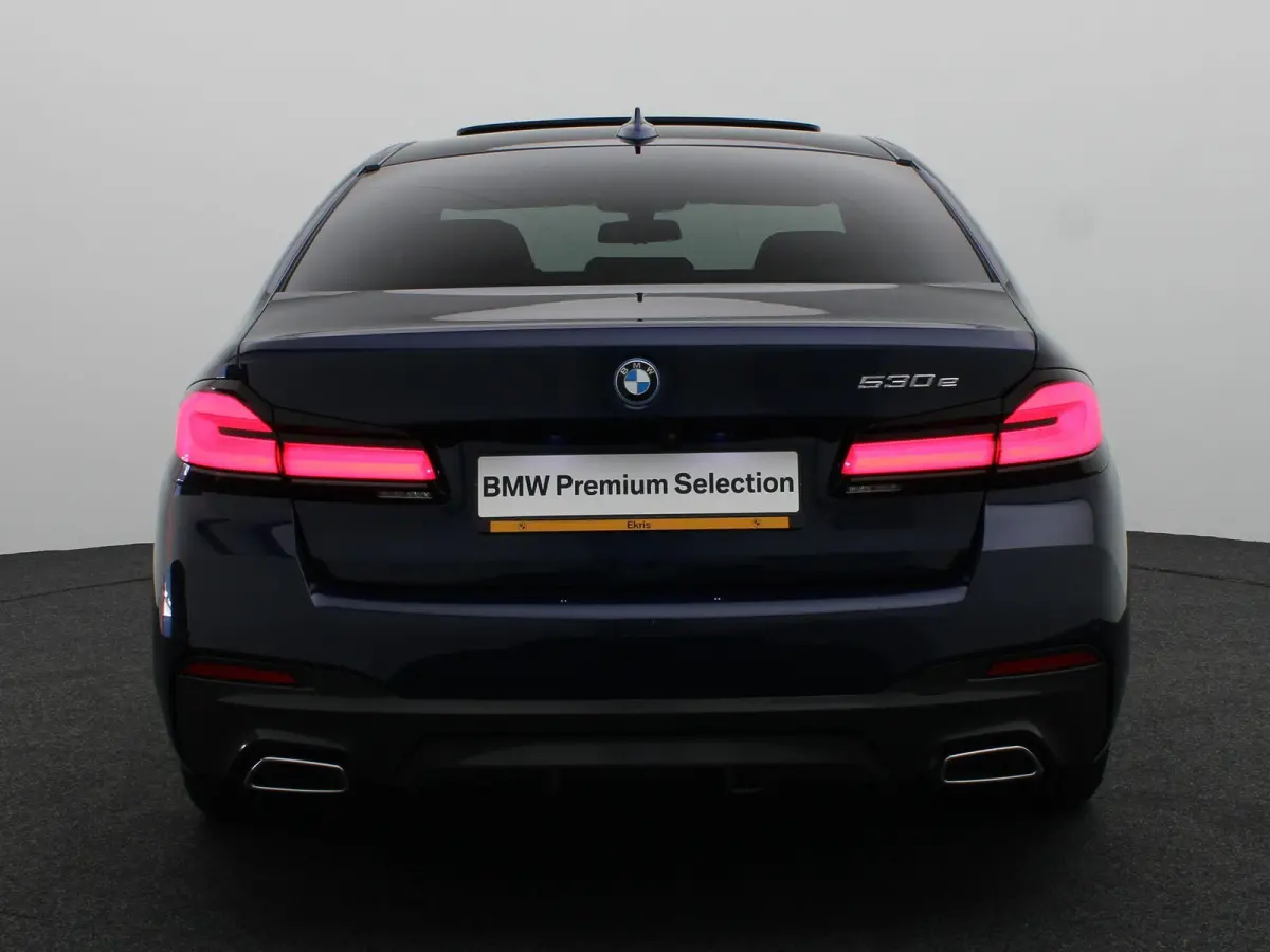 530e High Executive | M Sportpakket | SoH 89% | Parking Pack| Stuurwielrand Verwarmd | Schuifdak | Laserlight | Head-Up Display | Haraman Kardon | 18''