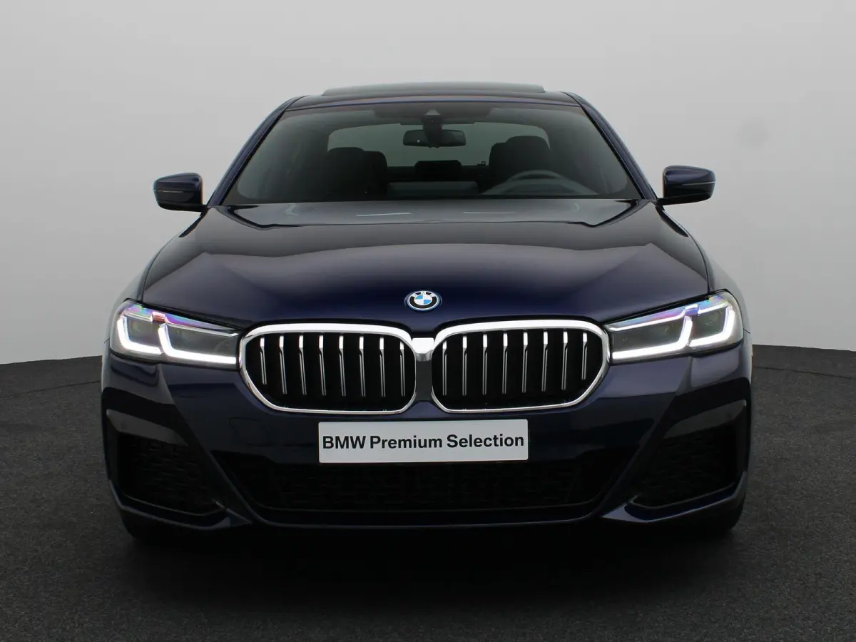 530e High Executive | M Sportpakket | SoH 89% | Parking Pack| Stuurwielrand Verwarmd | Schuifdak | Laserlight | Head-Up Display | Haraman Kardon | 18''