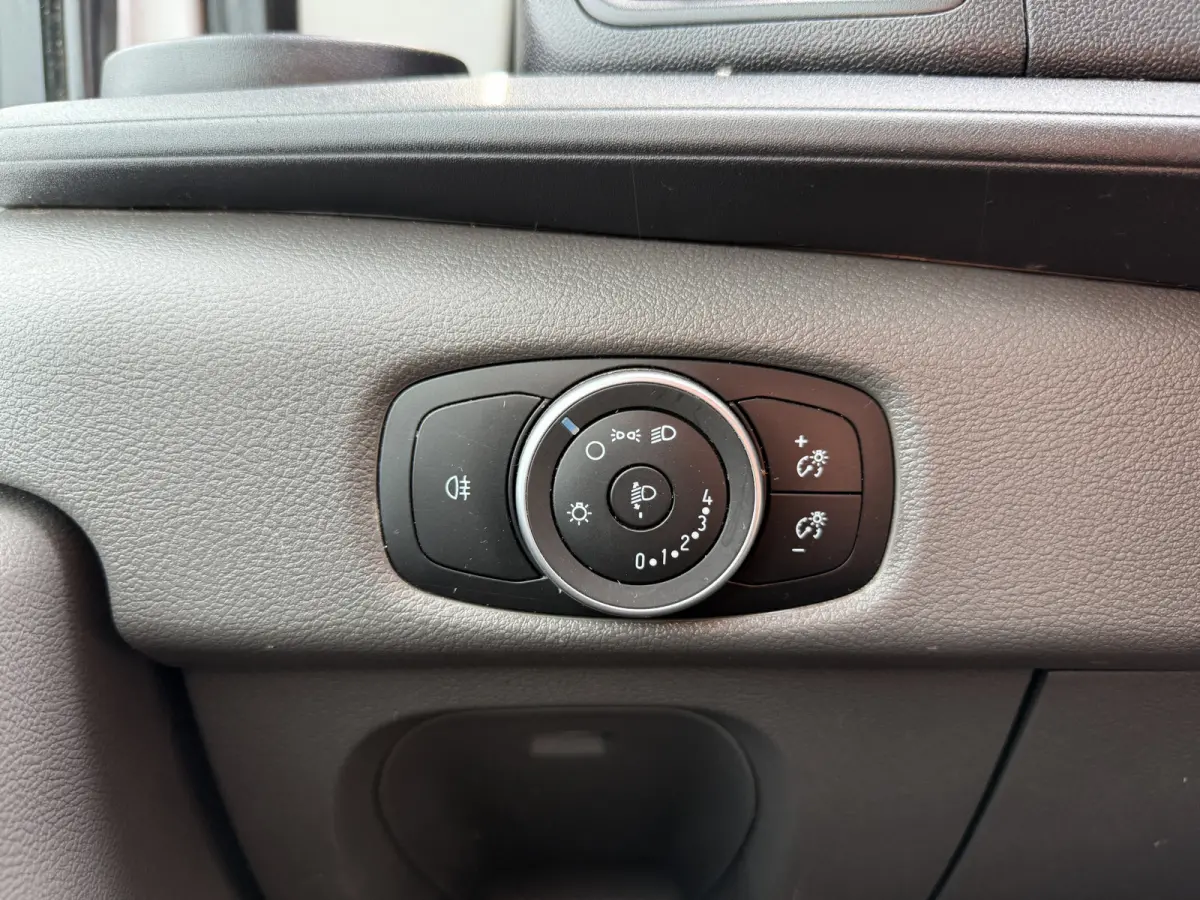 DC 2.0 TDCI L3H2 130PK 6-persoons Dubbele cabine L3H2 Trekhaak Parkeersensoren voor